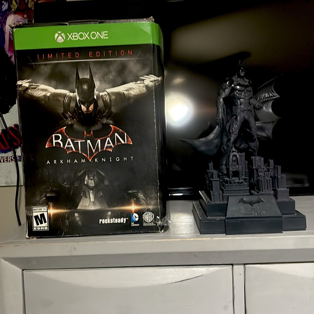 Xbox one limited edition BATMAN Arkham night